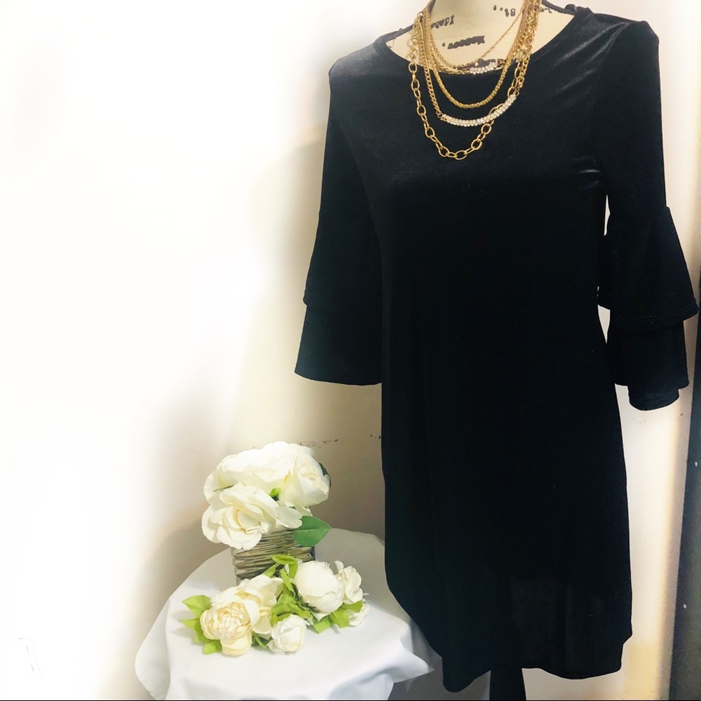 Green envelope velour bell sleeve dress